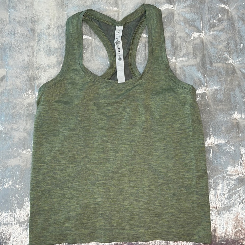 Lululemon short workout tank